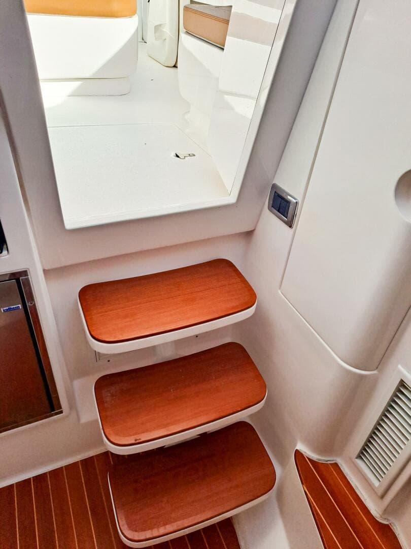 2018 Intrepid 375 Walkaround