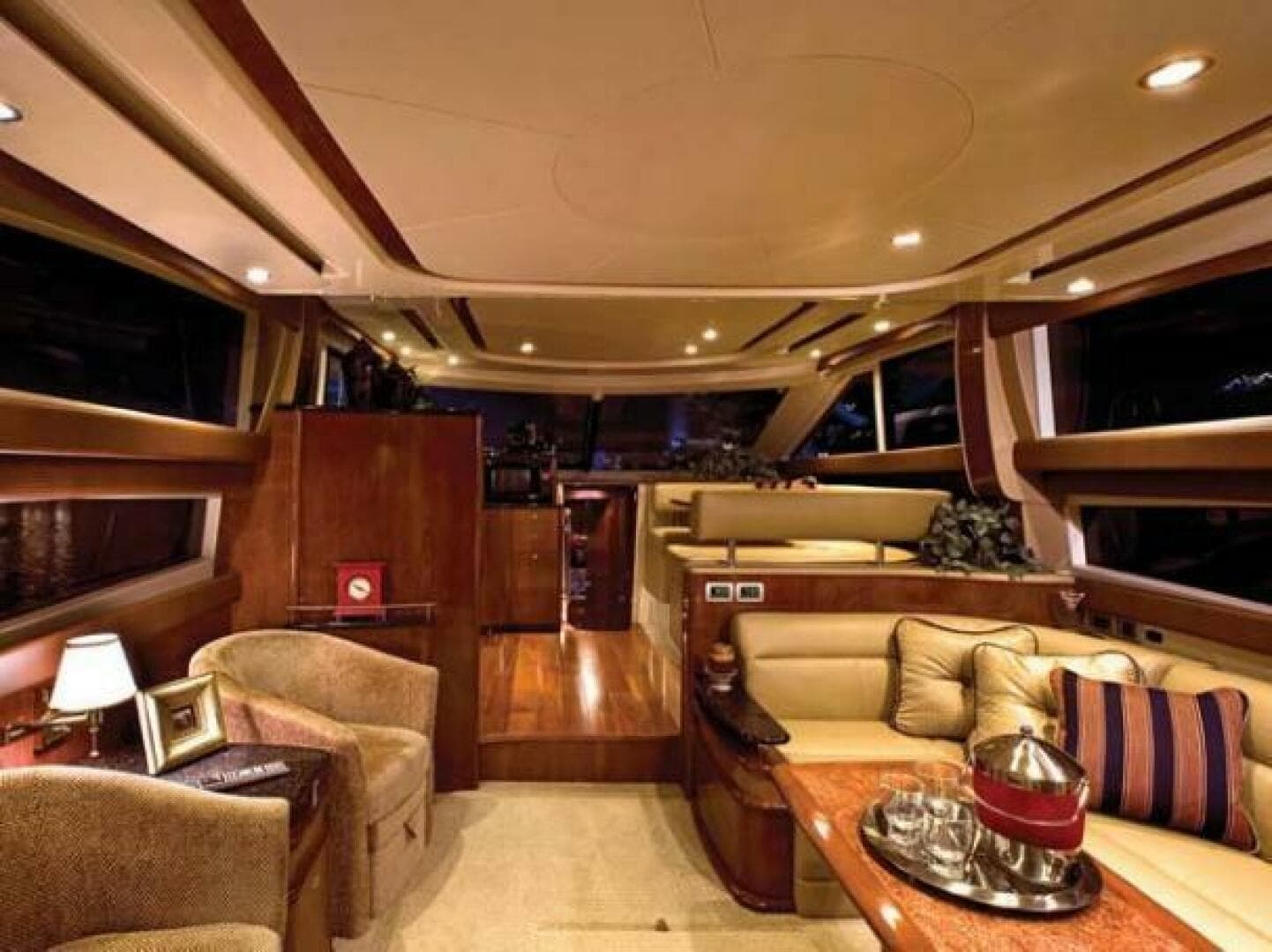 2009 Meridian 441 Sedan