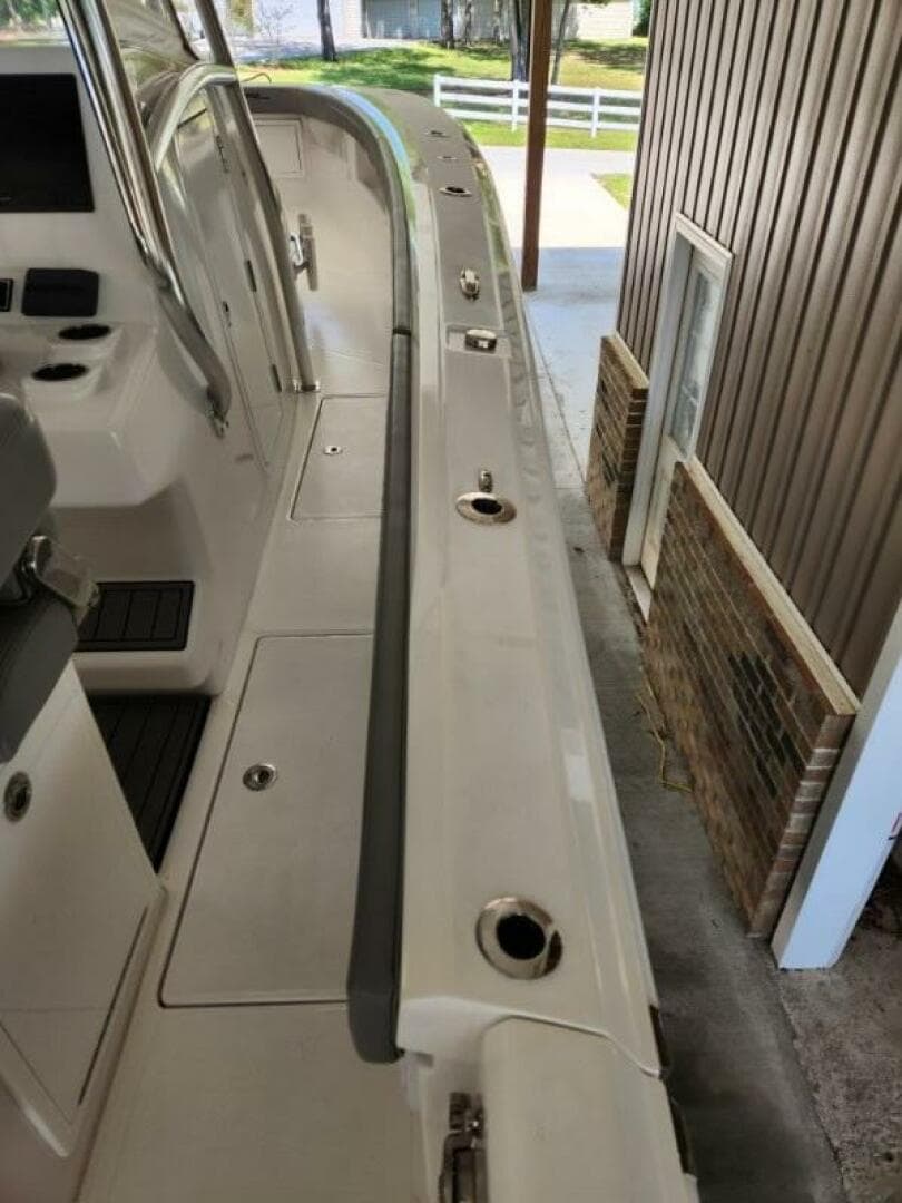 2023 Front Runner 36 CC