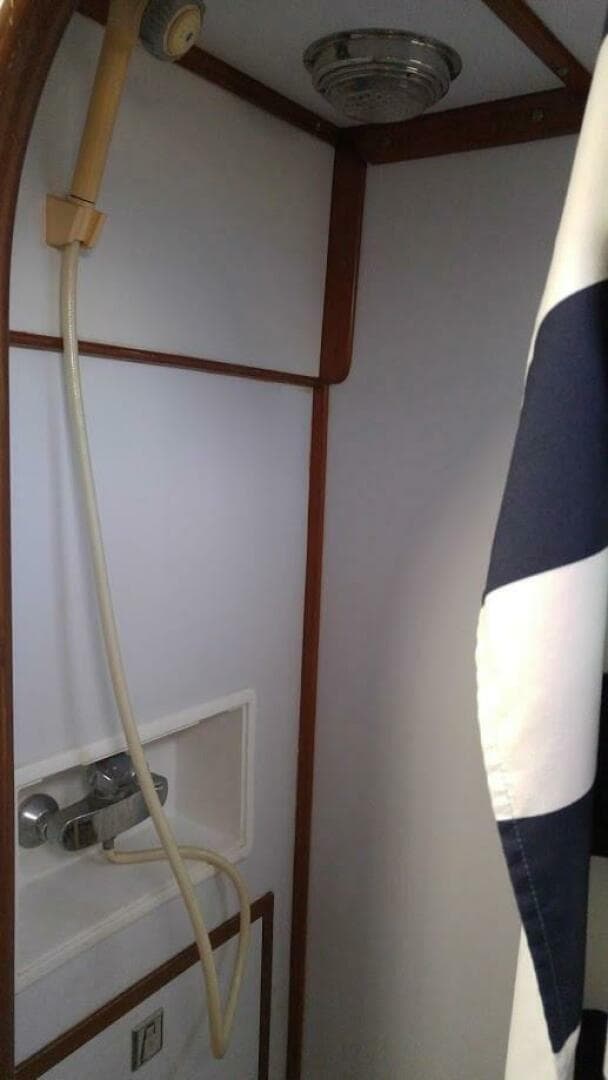 1998 Tayana 48 Center Cockpit