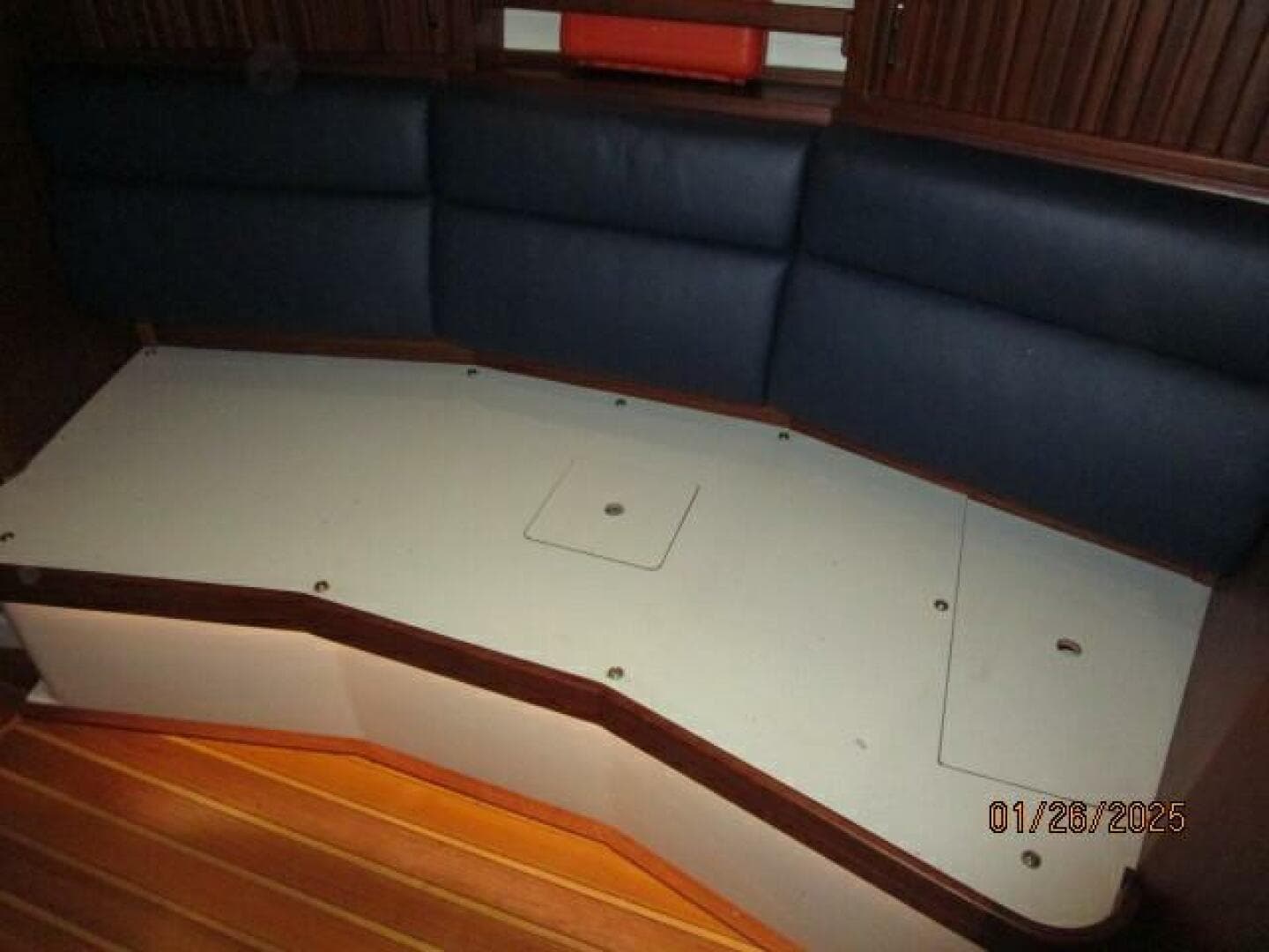 40' Blue Jacket salon starboard seating