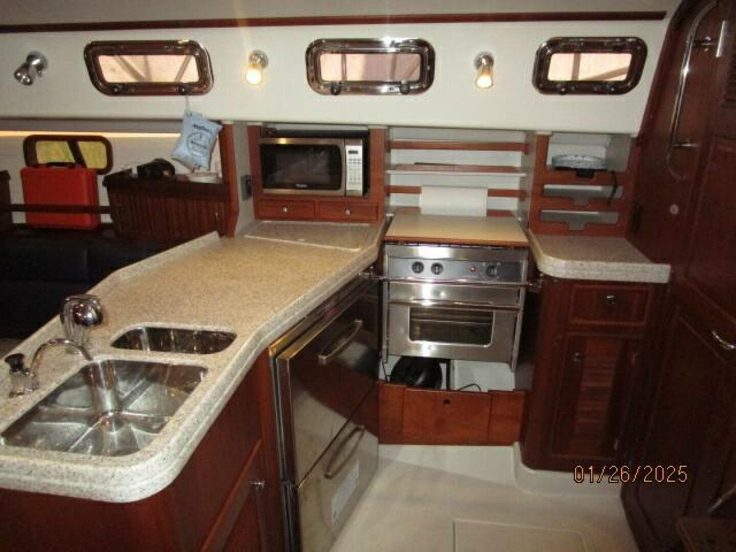 40' Blue Jacket galley2