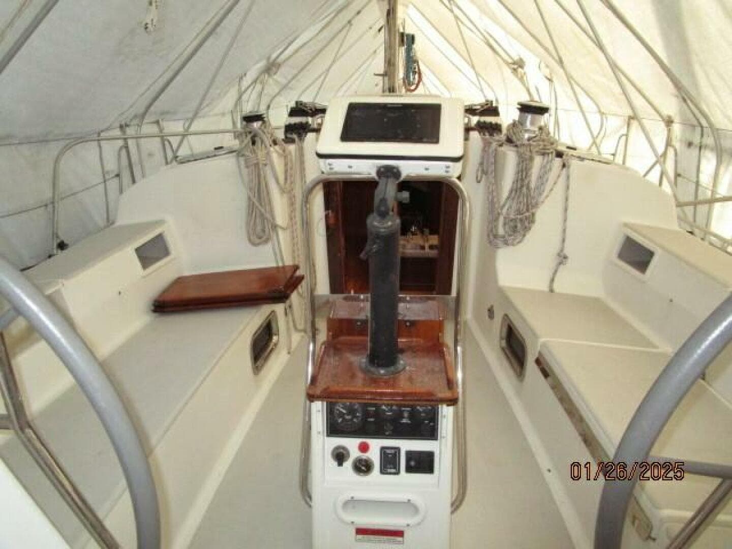 40' Blue Jacket cockpit forward