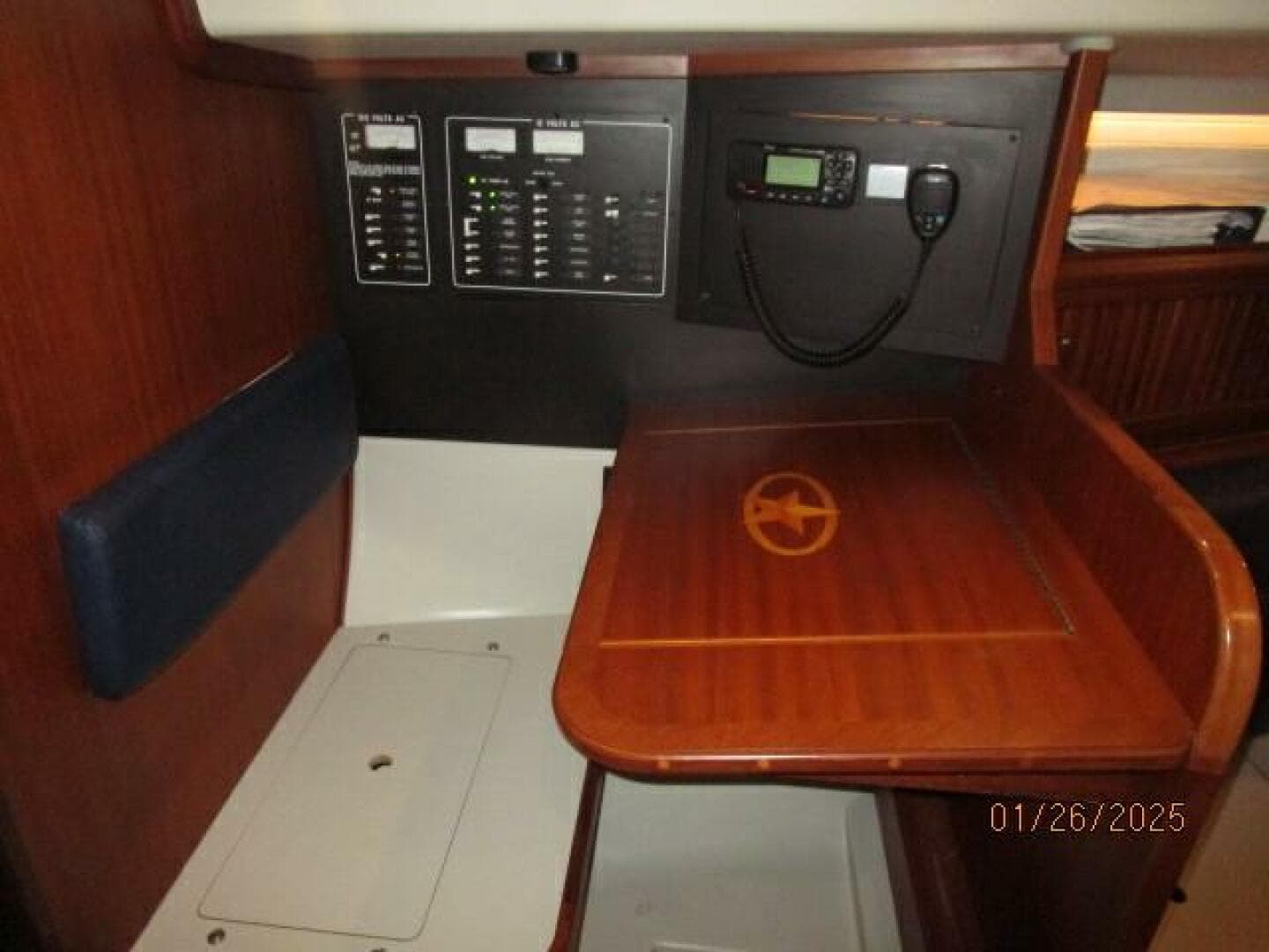 40' Blue Jacket nav station2