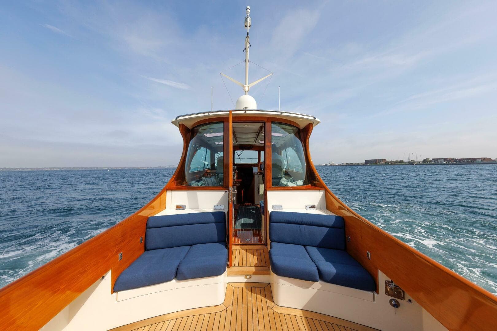 2009 Hinckley Talaria 44 MY