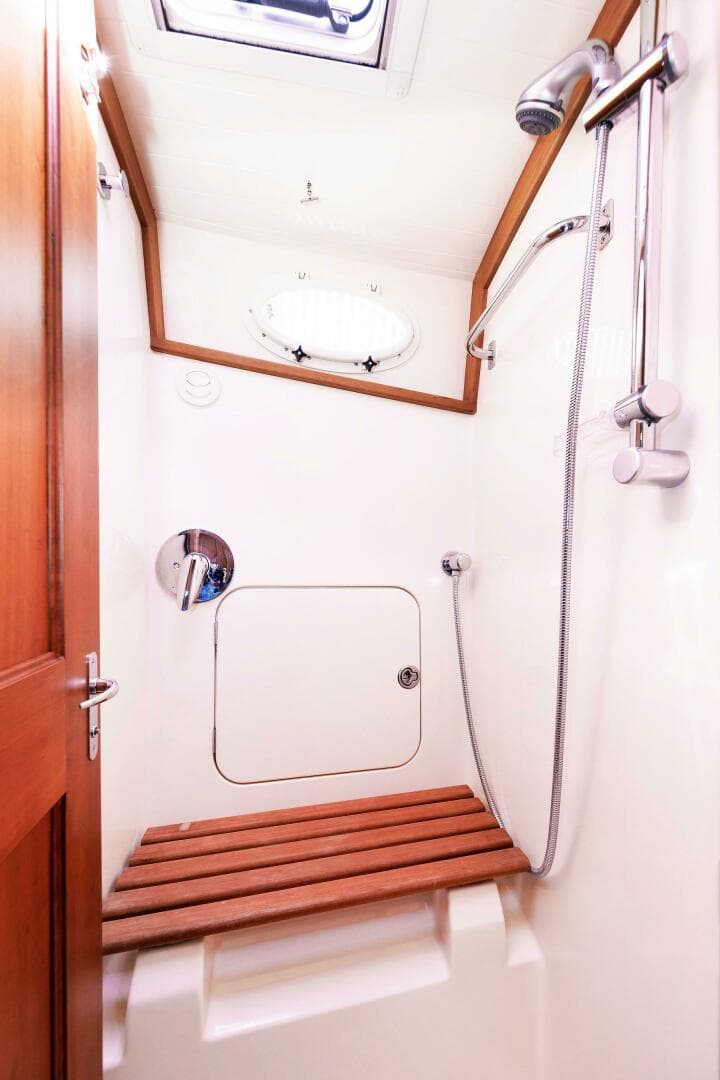 2009 Hinckley Talaria 44 MY