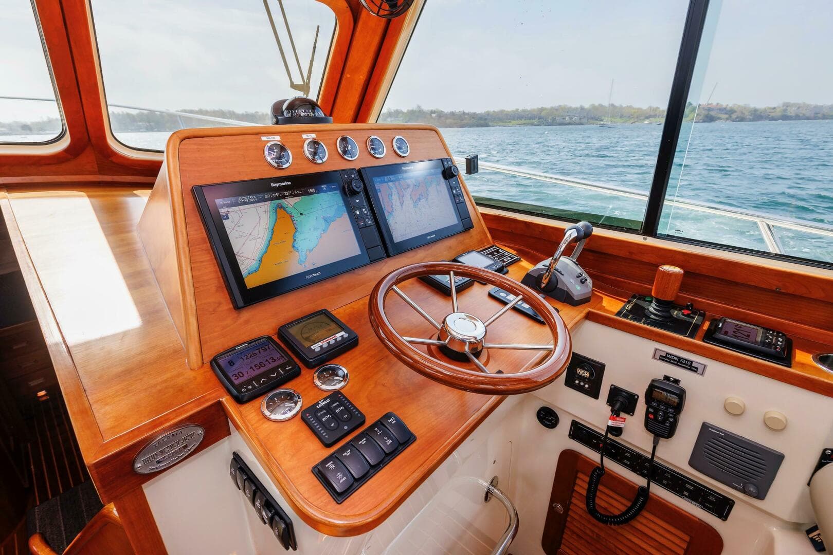 2009 Hinckley Talaria 44 MY