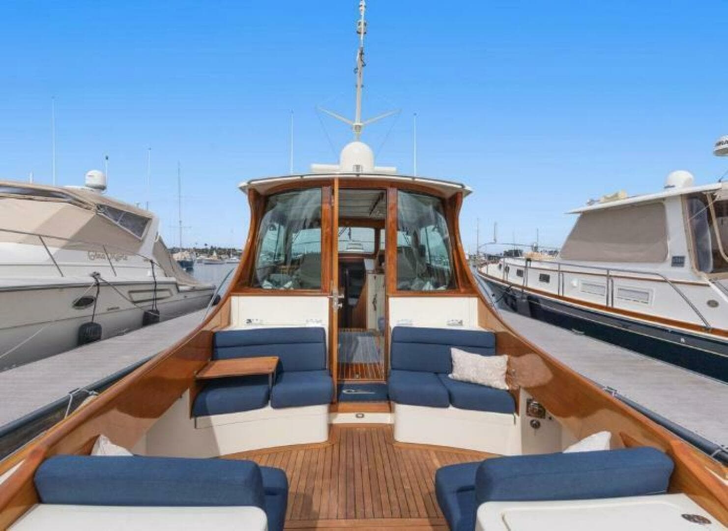 2009 Hinckley Talaria 44 MY