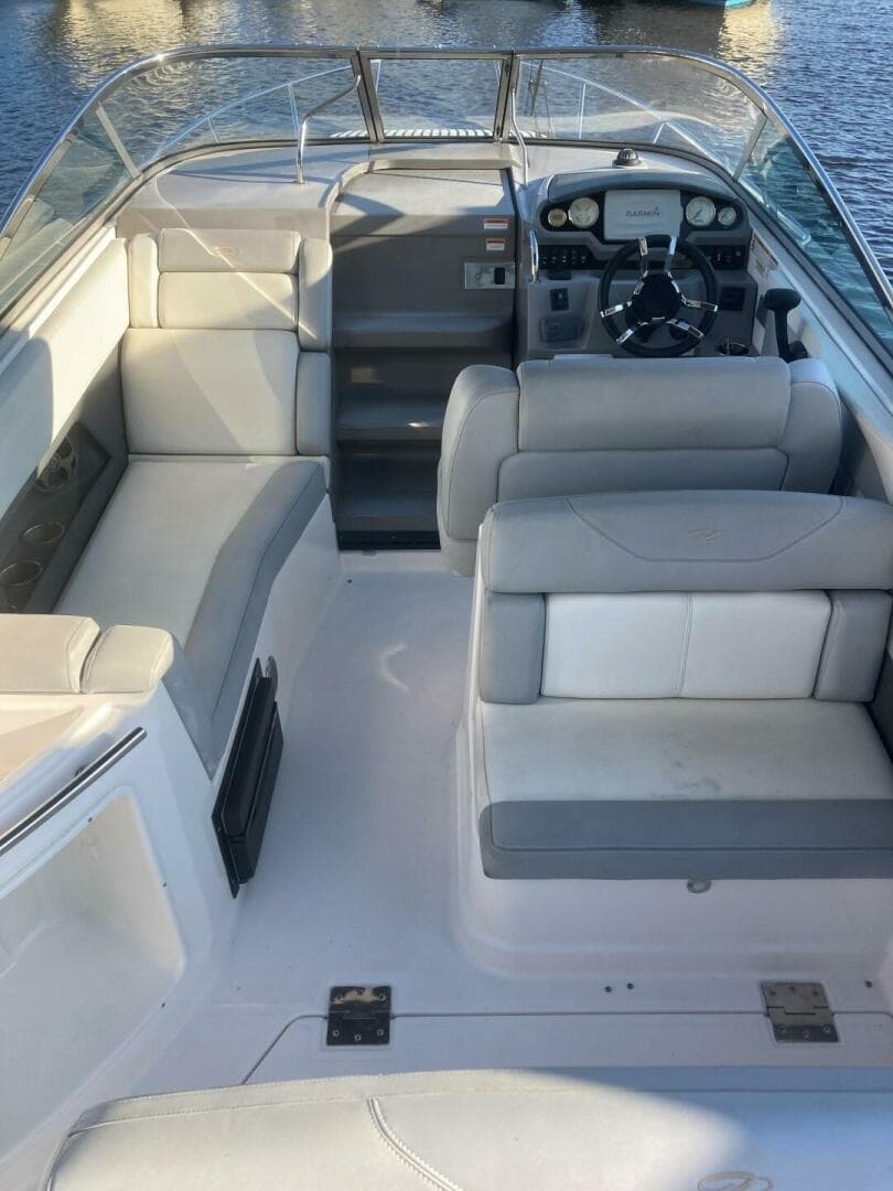 2015 Regal 28 Express