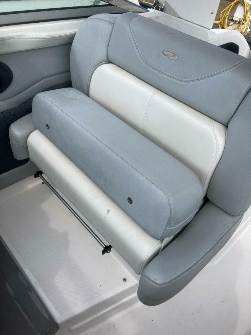 2015 Regal 28 Express