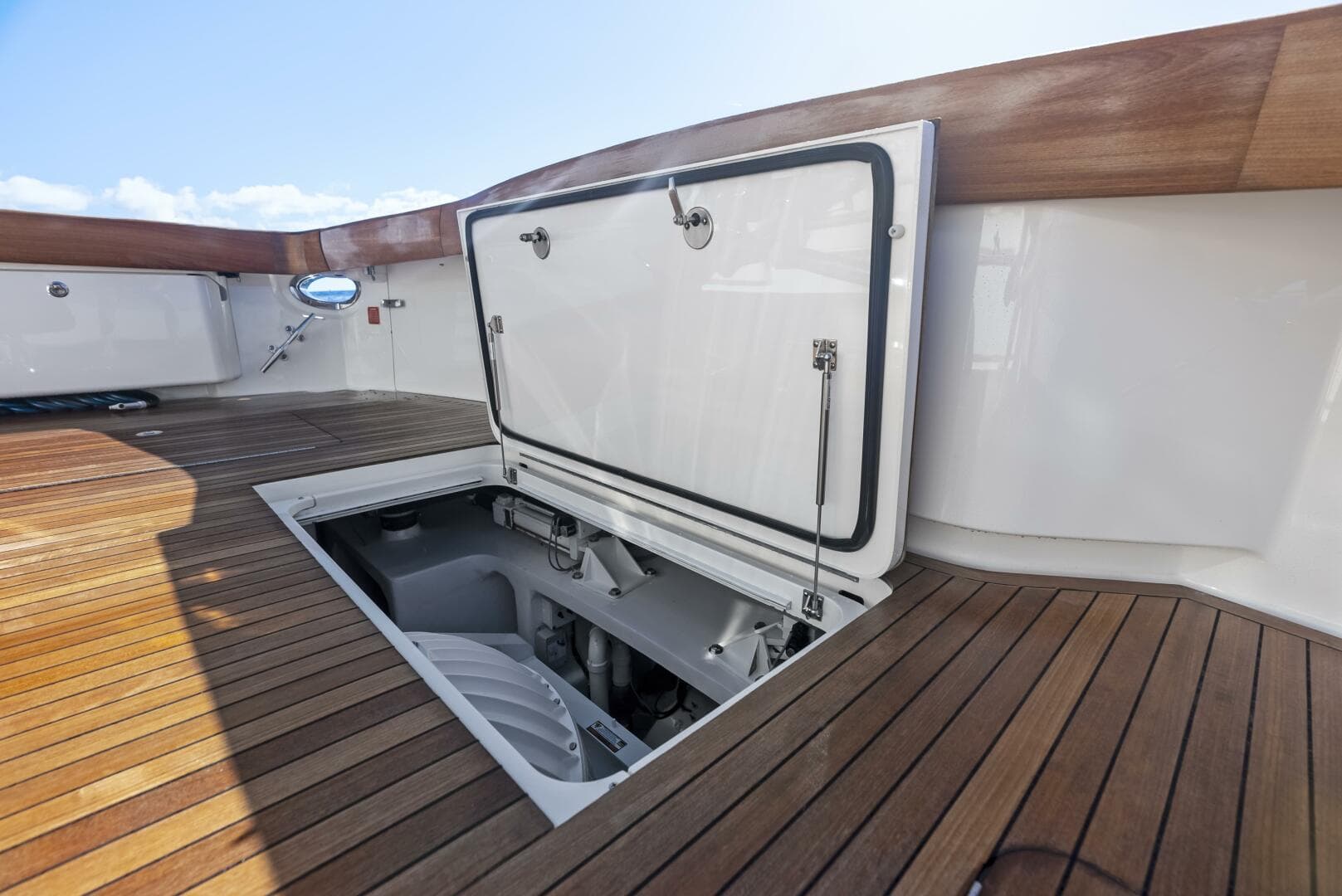 2019 Viking 80 Convertible