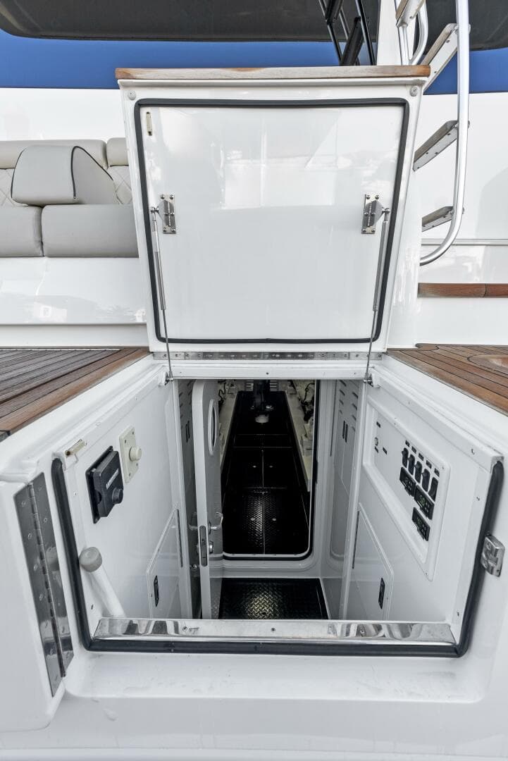 2019 Viking 80 Convertible