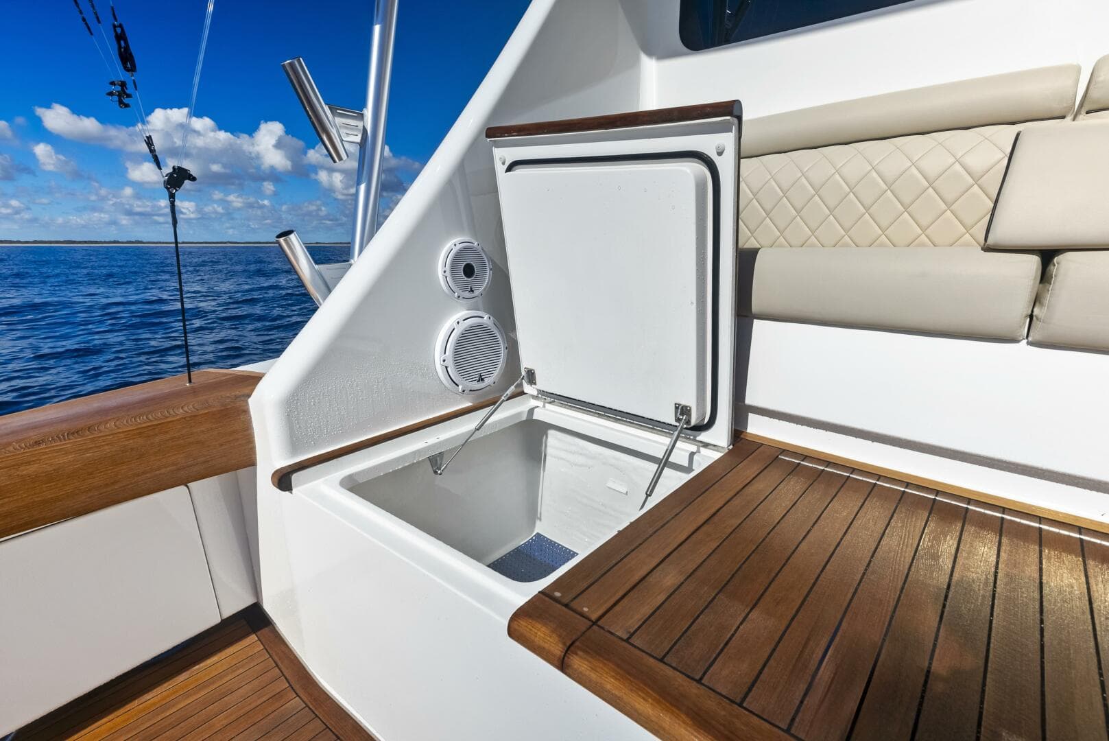 2019 Viking 80 Convertible