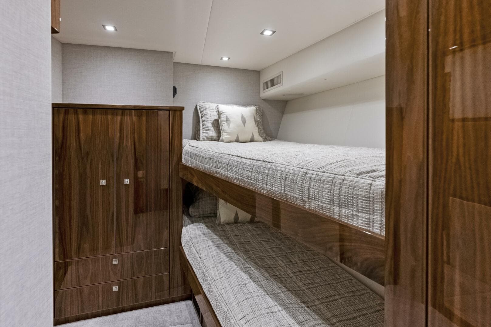 2019 Viking 80 Convertible