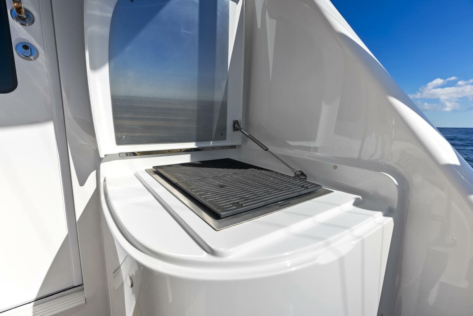 2019 Viking 80 Convertible