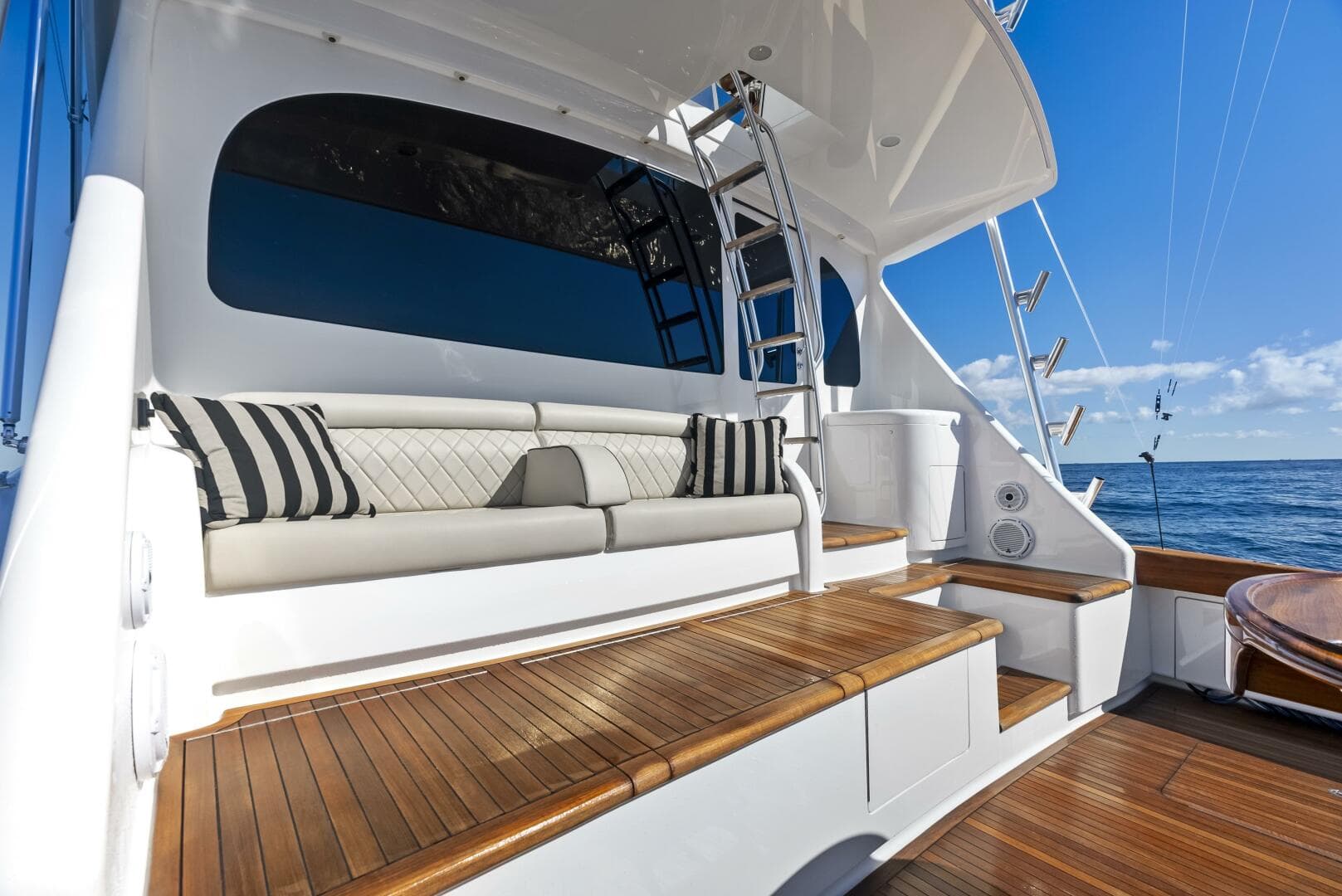 2019 Viking 80 Convertible