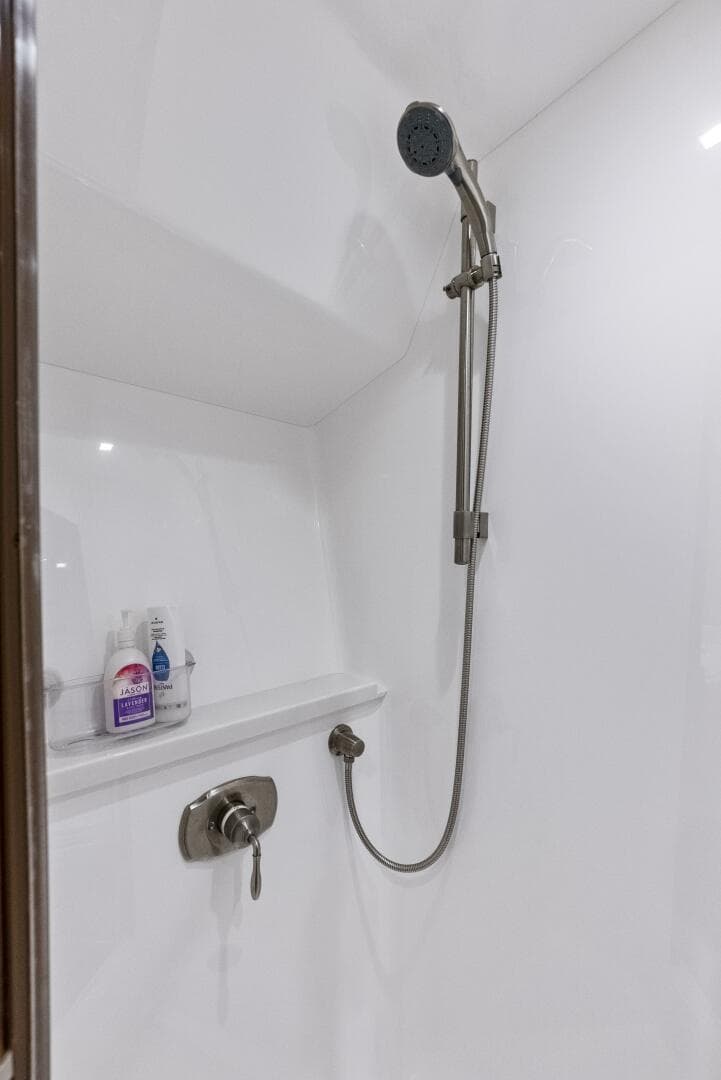 2019 Viking 80 Convertible