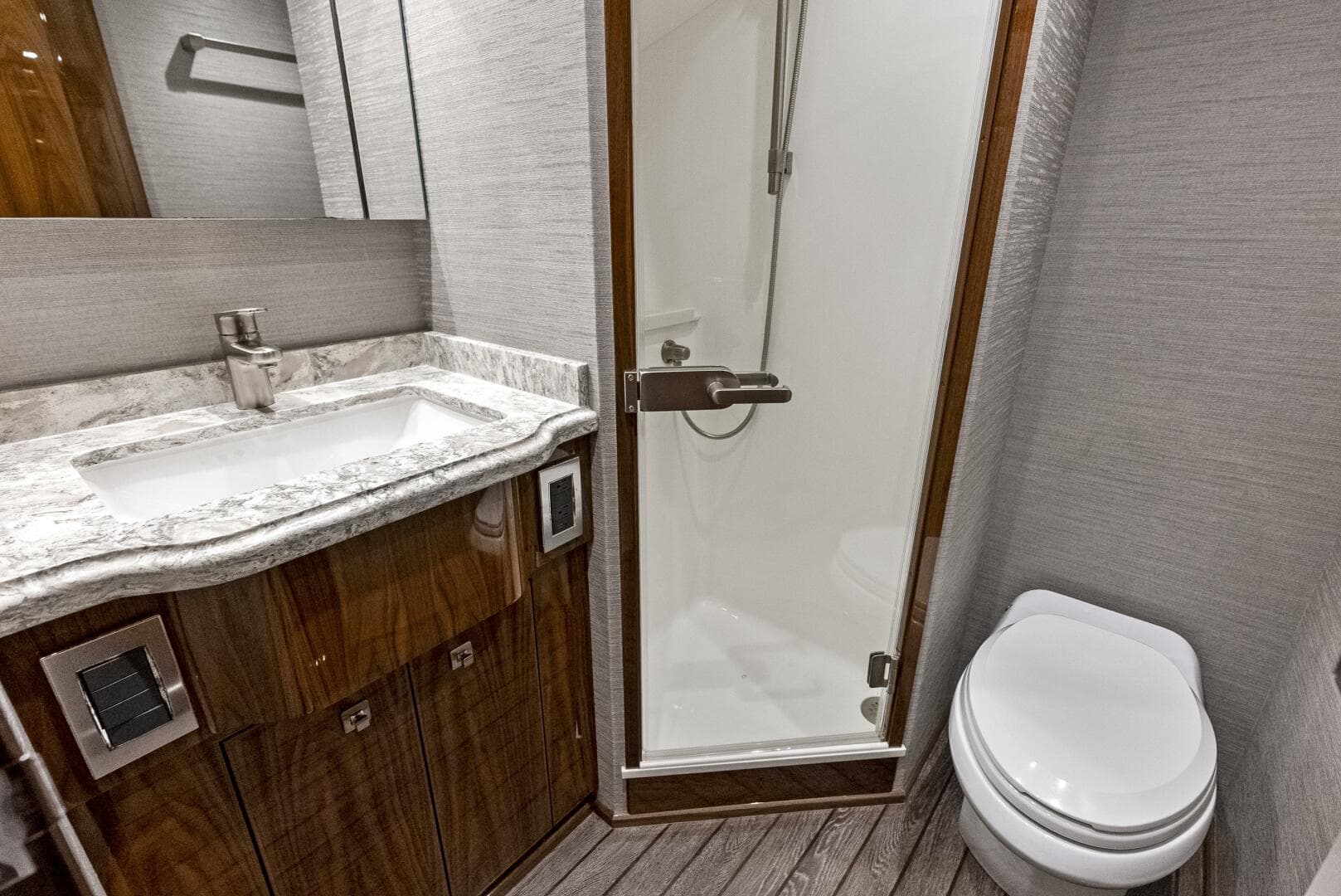 2019 Viking 80 Convertible