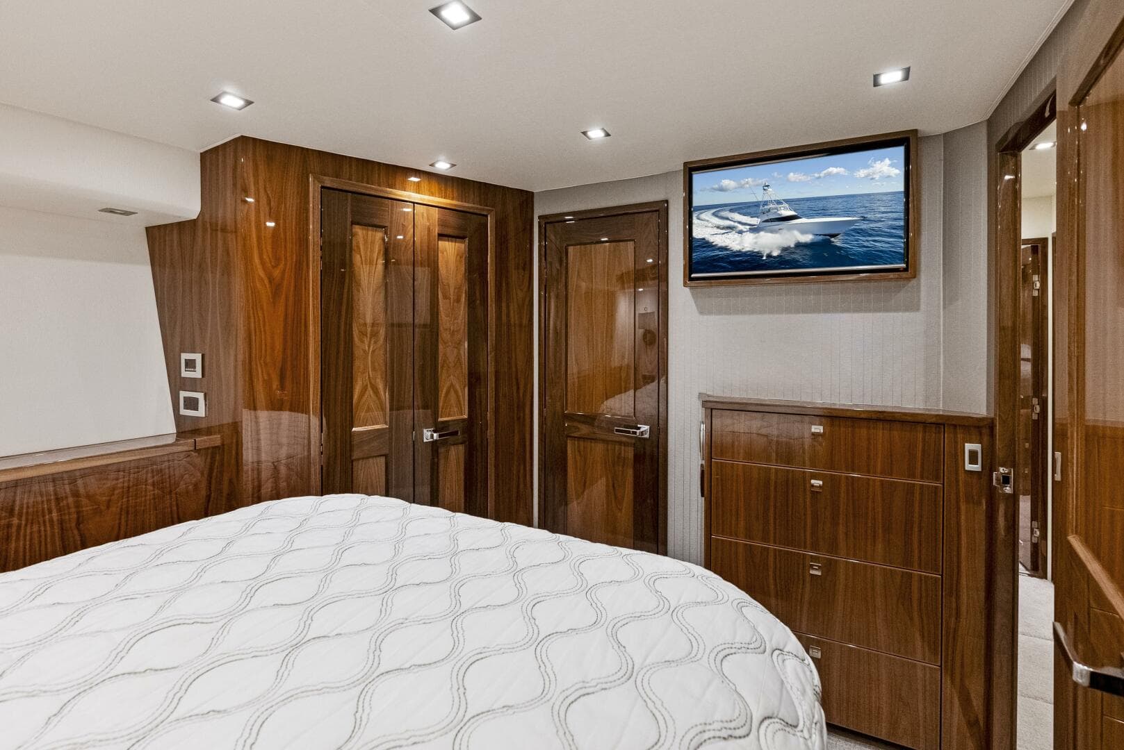 2019 Viking 80 Convertible