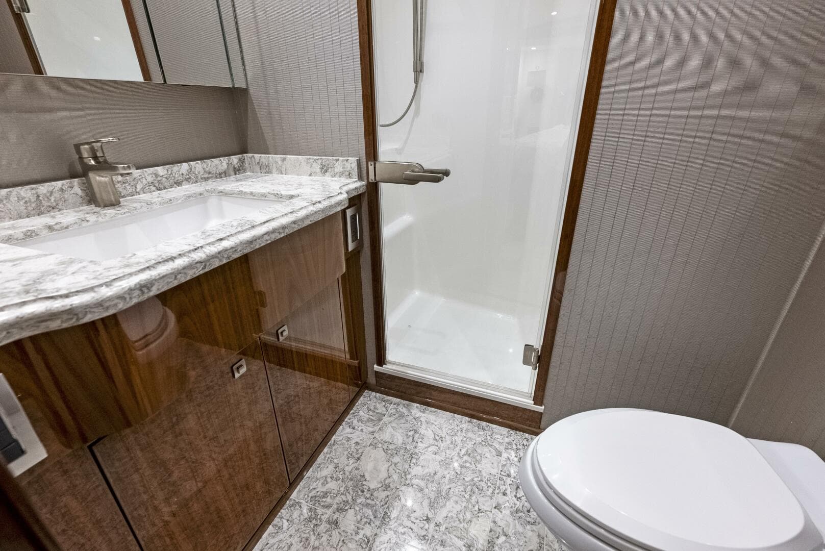 2019 Viking 80 Convertible