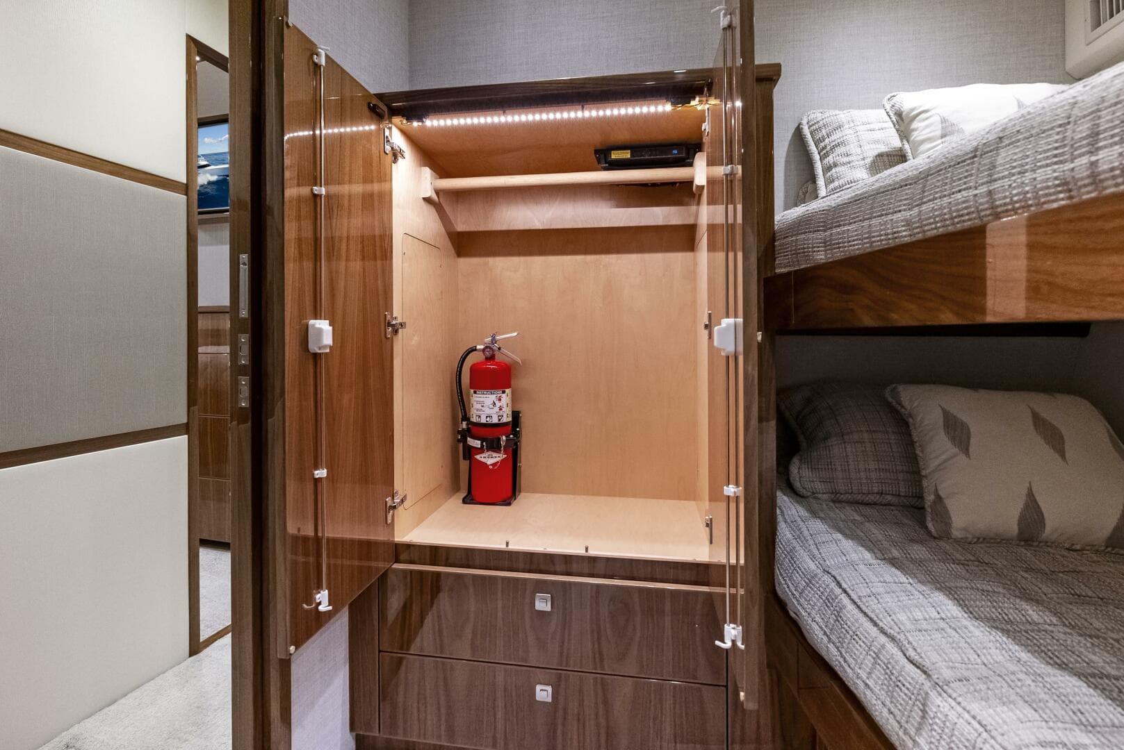 2019 Viking 80 Convertible