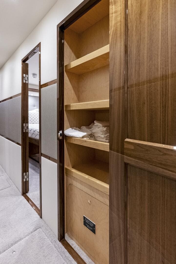 2019 Viking 80 Convertible