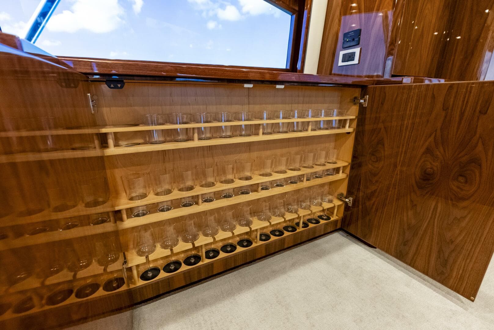 2019 Viking 80 Convertible