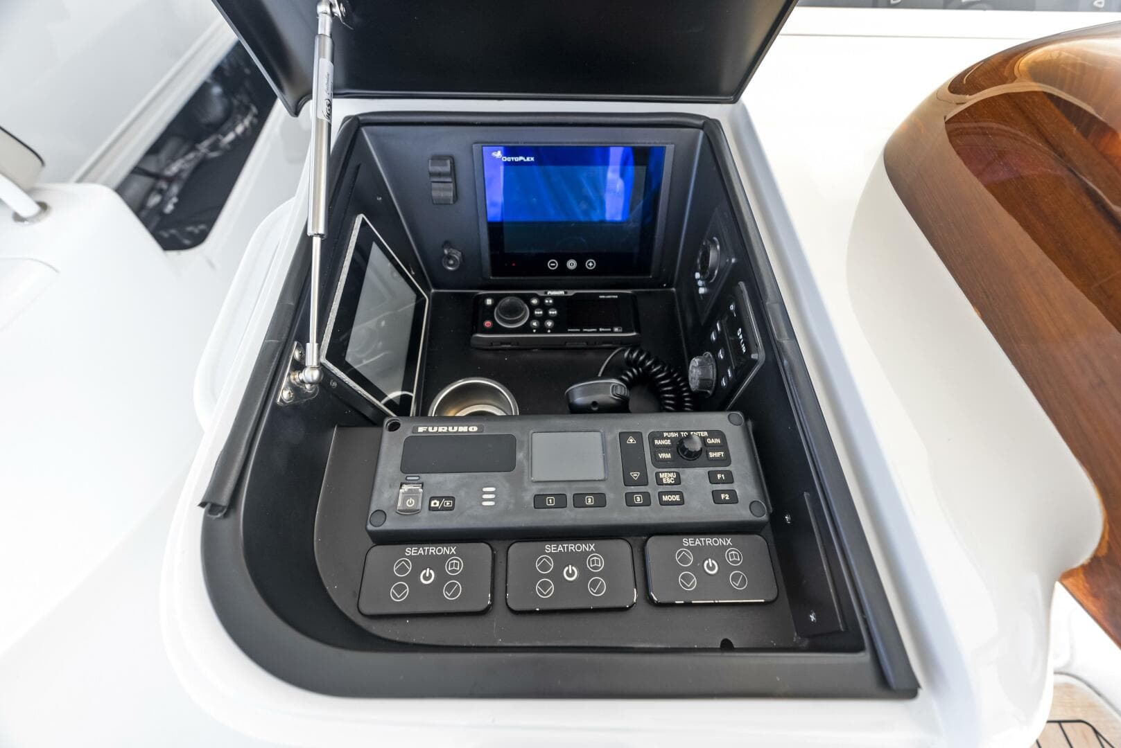 2019 Viking 80 Convertible