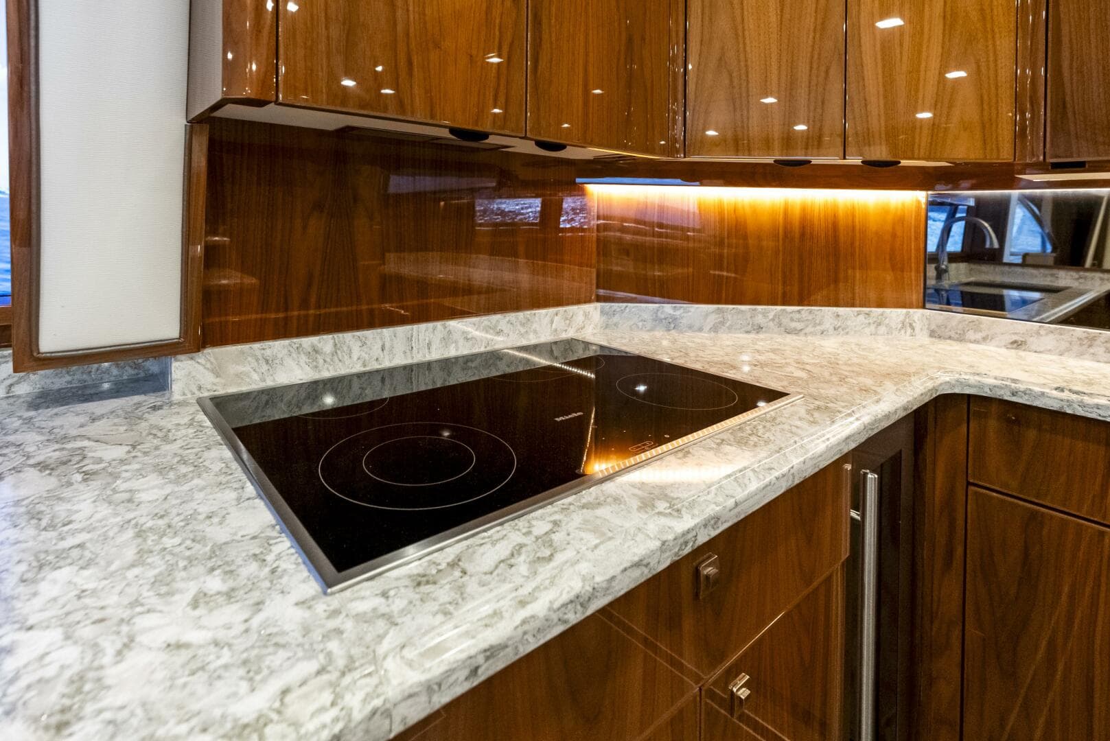 2019 Viking 80 Convertible