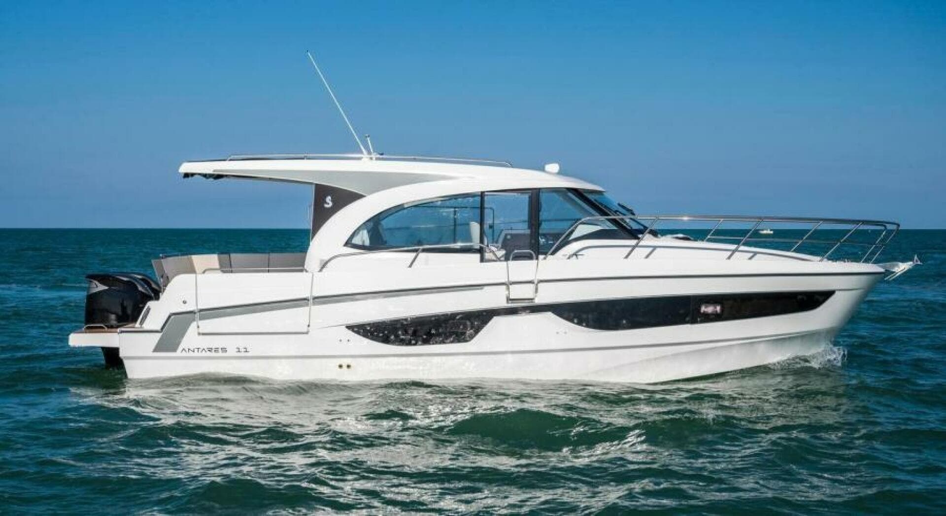 2026 Beneteau Antares 11