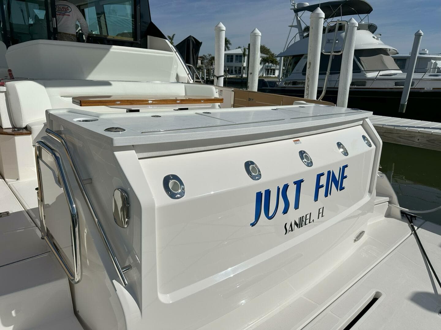 2025 Tiara Yachts 60 EX - Rod Holders