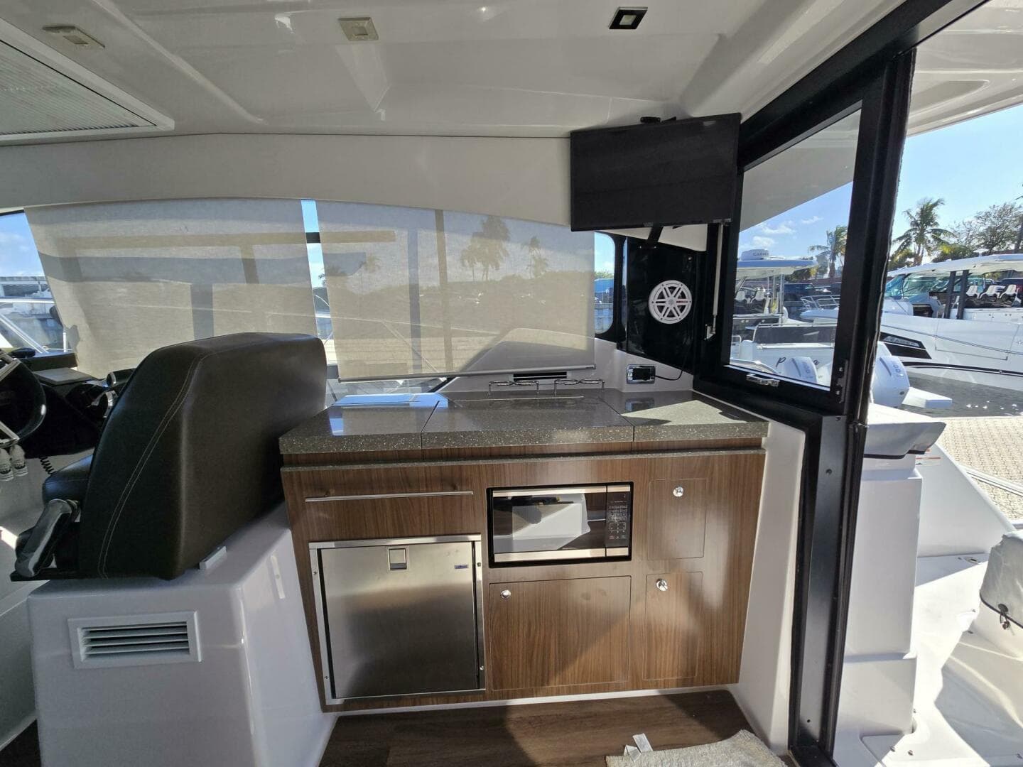 2020 Four Winns V355 Coupe OB