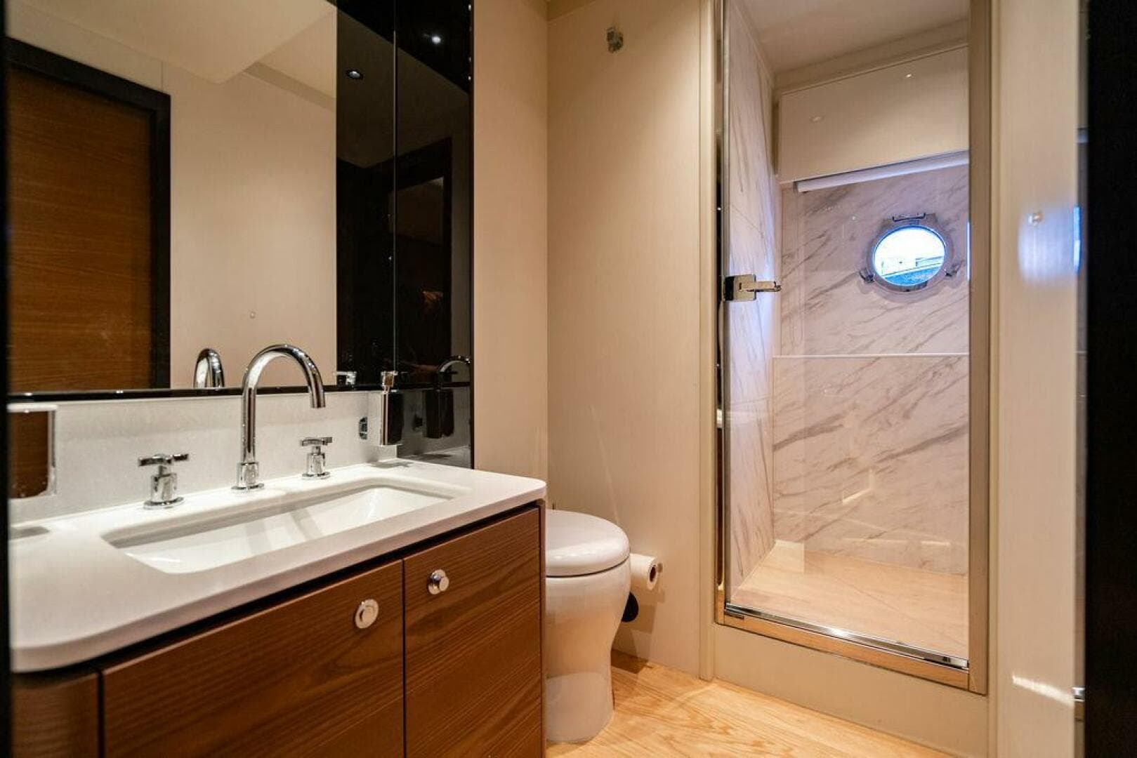 Absolute 64 - Kingship - Head