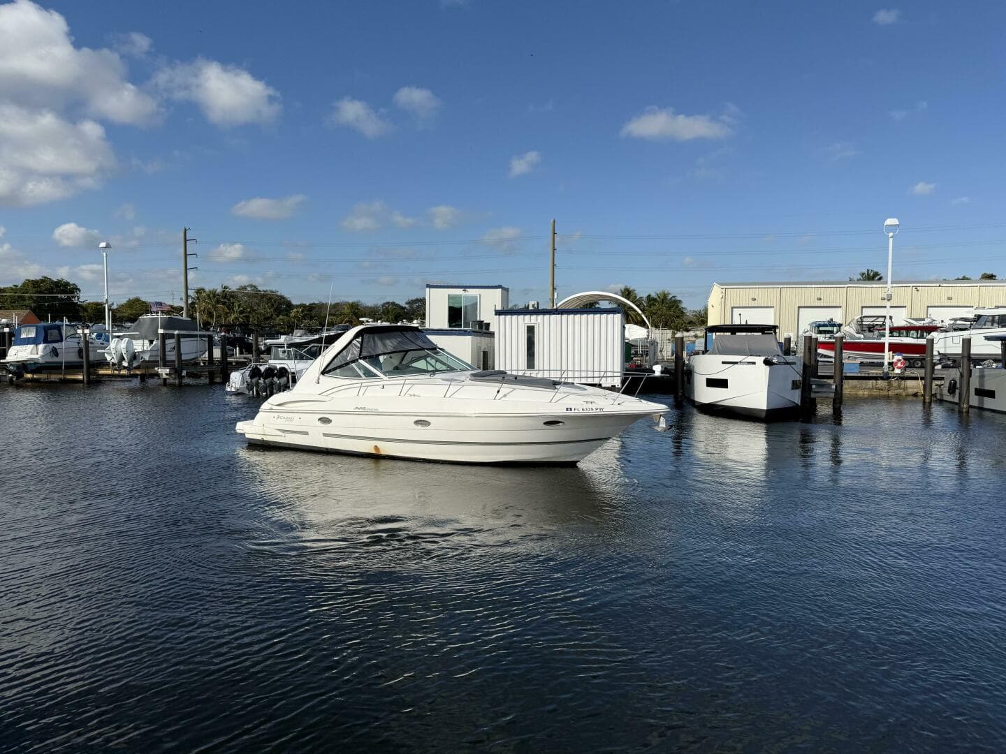2005 Cruisers Yachts 340 Express