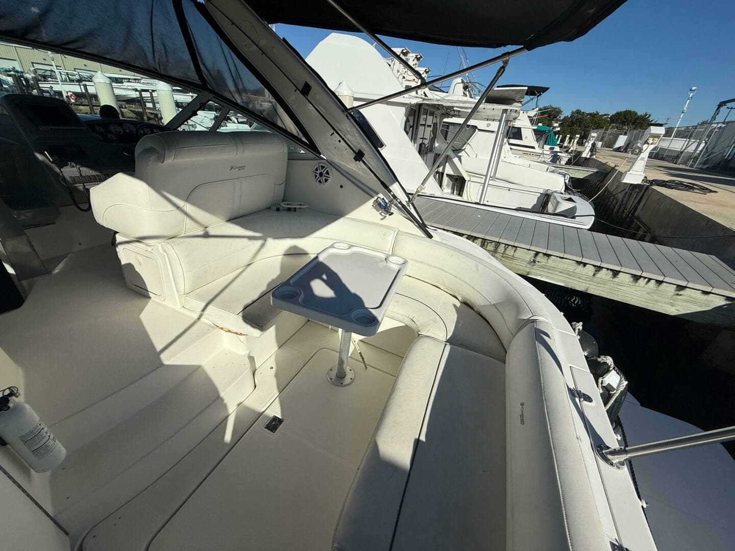 2005 Cruisers Yachts 340 Express