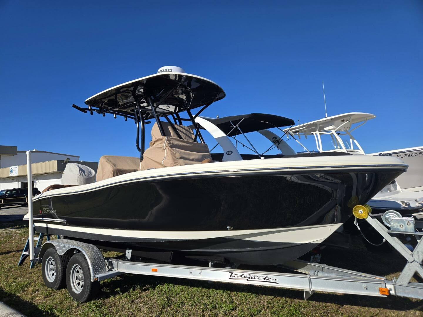 2021 Pinoneer 202 Islander