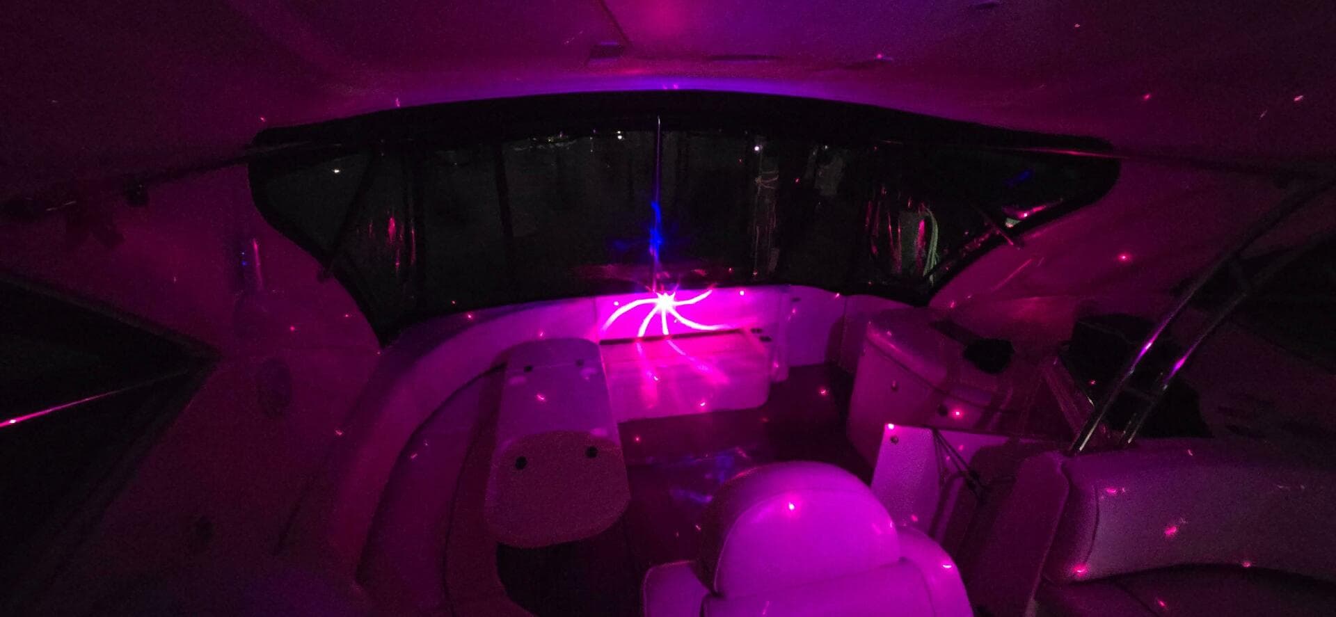 2006 Cruisers Yachts 52 Express