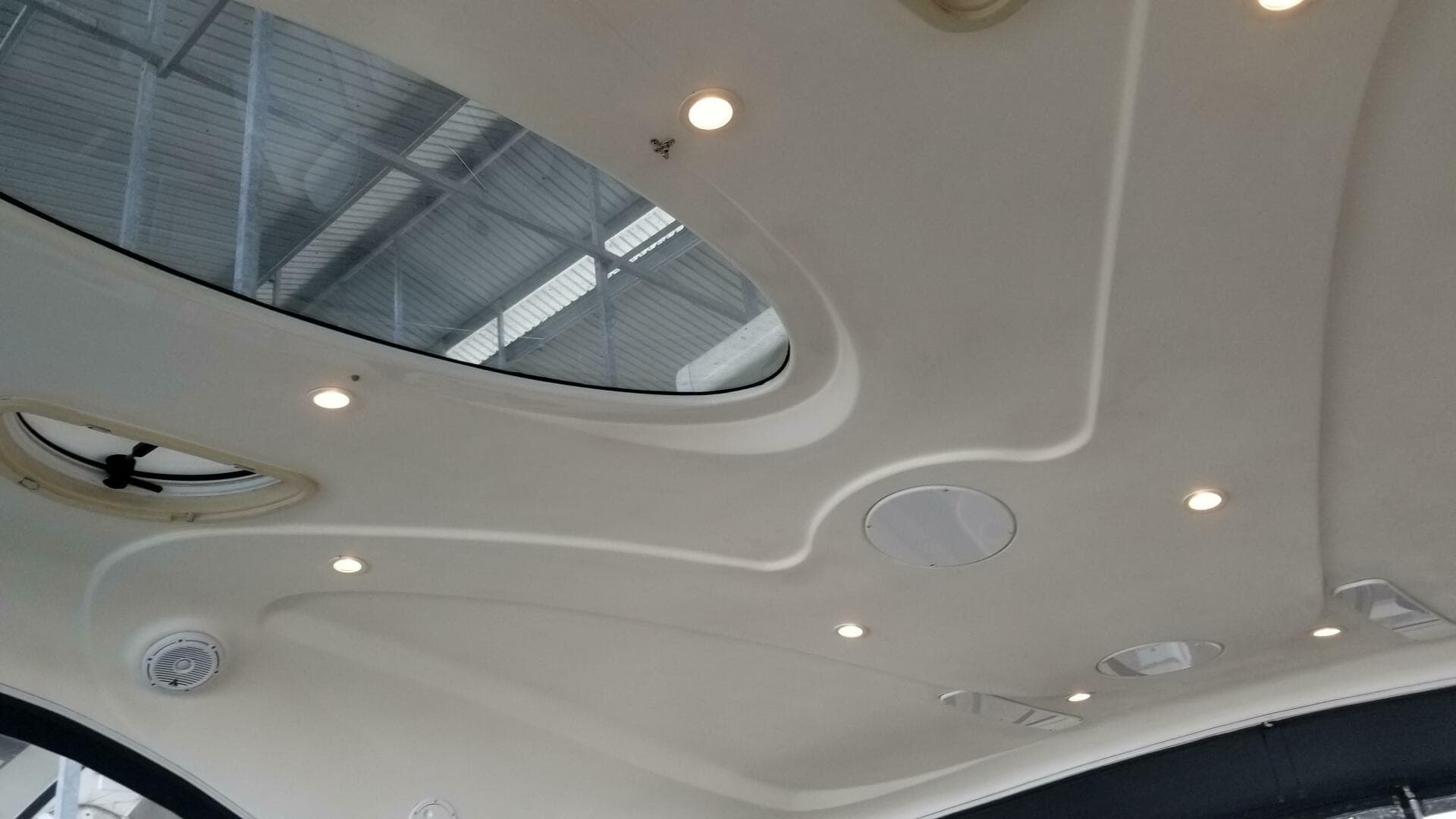 2006 Cruisers Yachts 52 Express