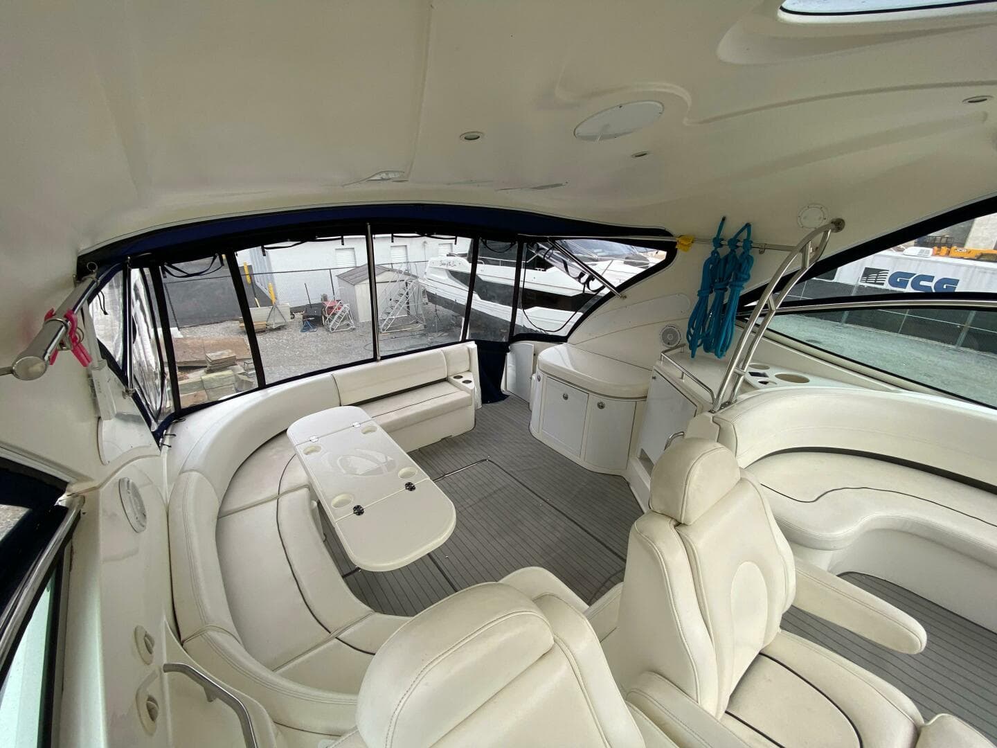 2006 Cruisers Yachts 52 Express