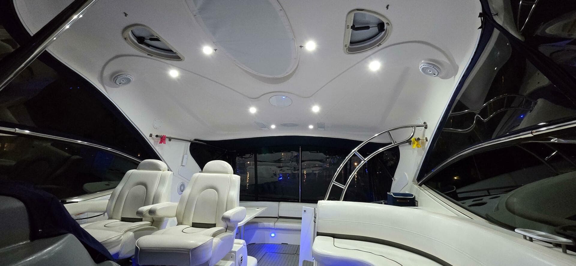 2006 Cruisers Yachts 52 Express