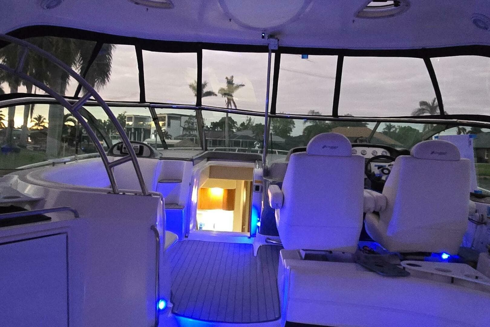 2006 Cruisers Yachts 52 Express
