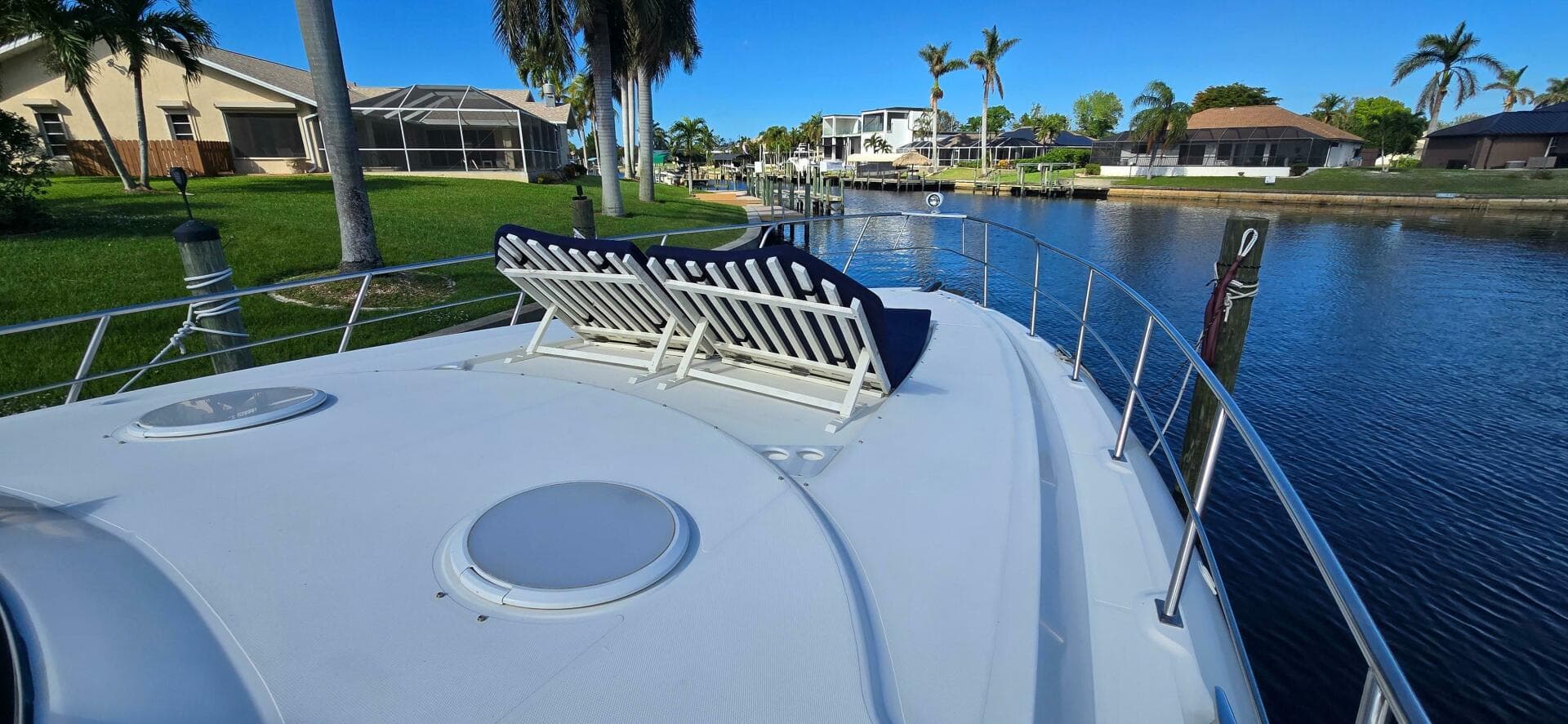 2006 Cruisers Yachts 52 Express