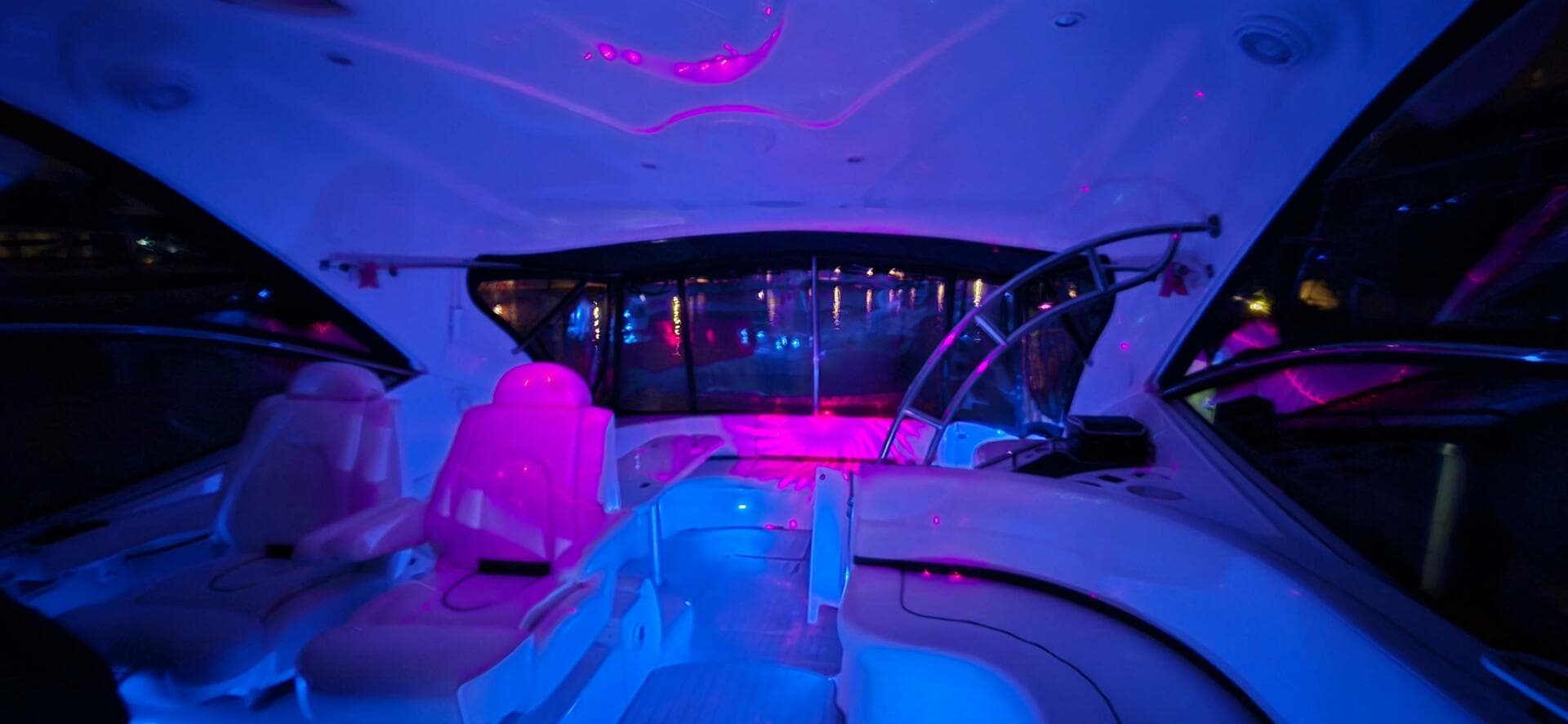 2006 Cruisers Yachts 52 Express