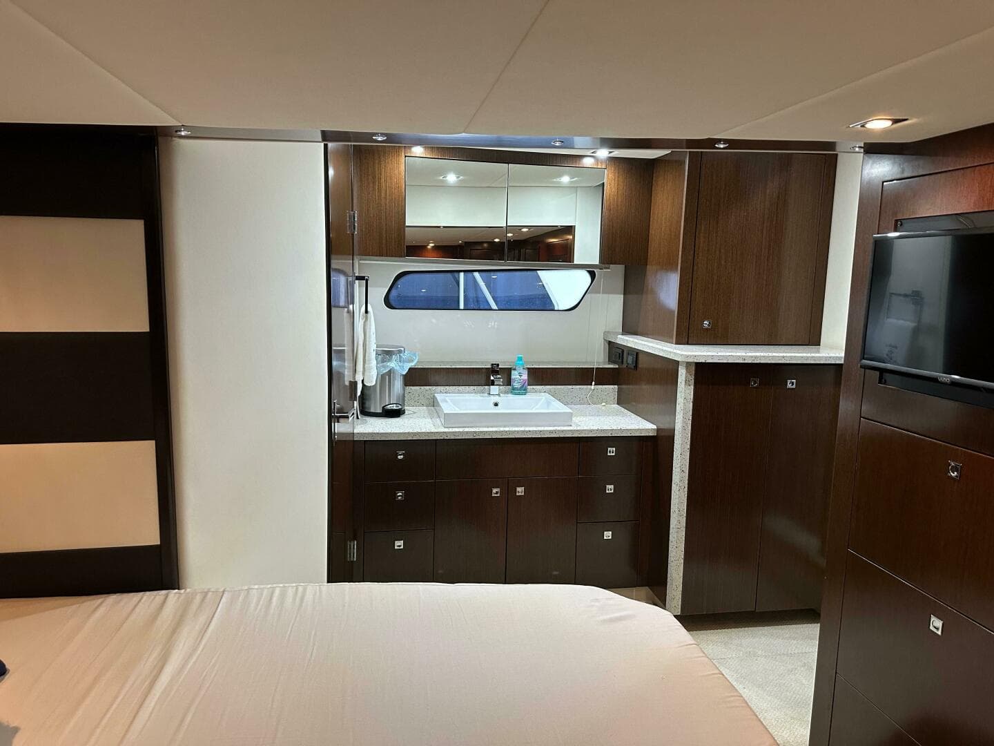 2012 Cruisers Yachts 48 Cantius