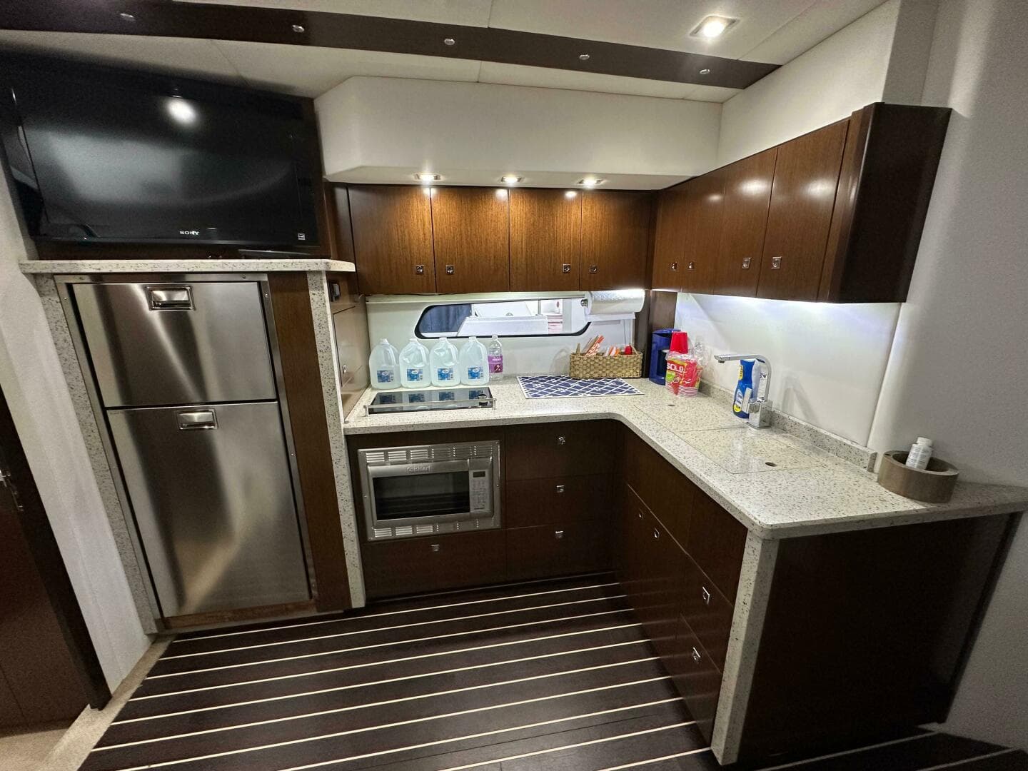 2012 Cruisers Yachts 48 Cantius