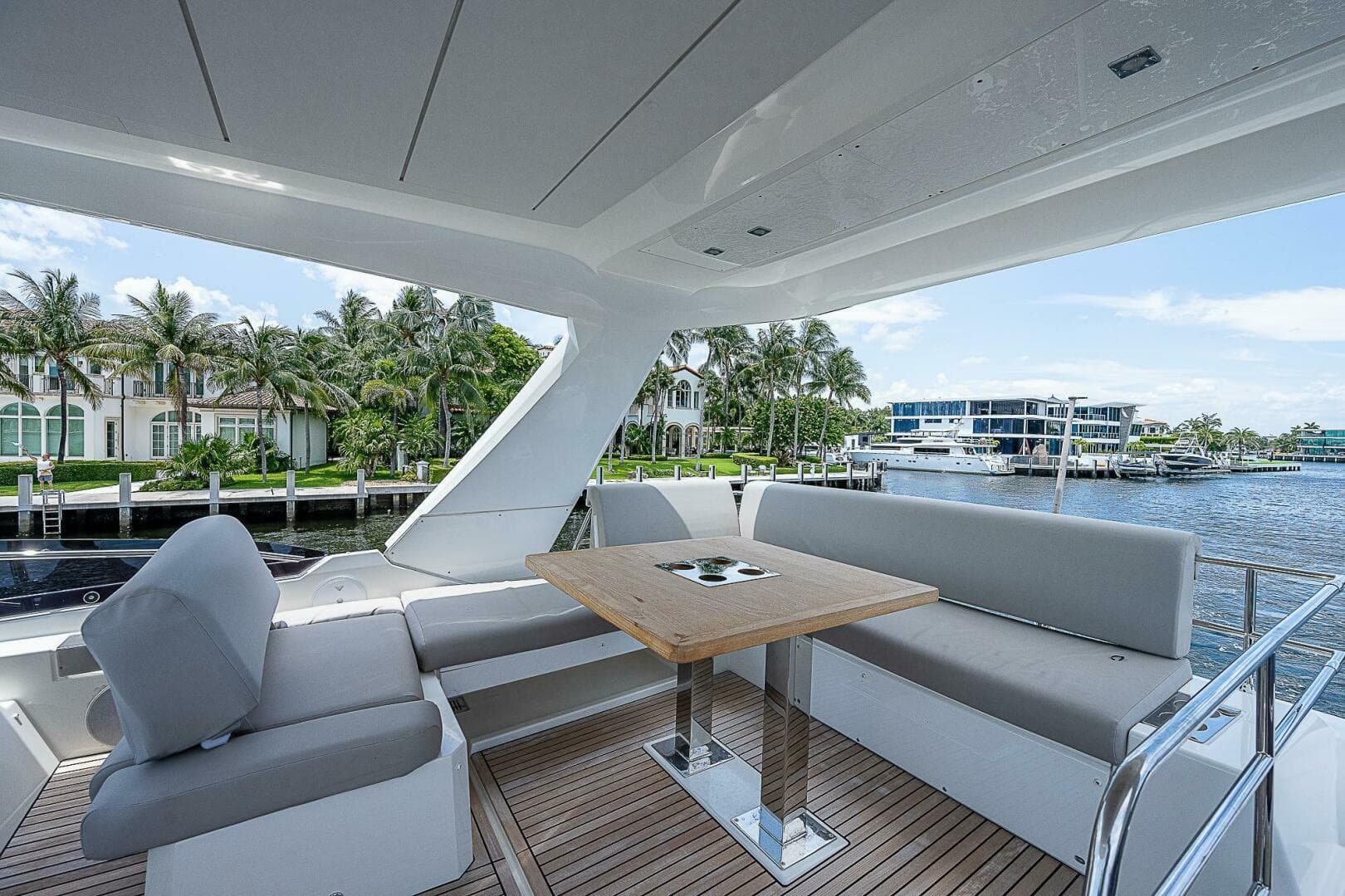 2021 Prestige 590