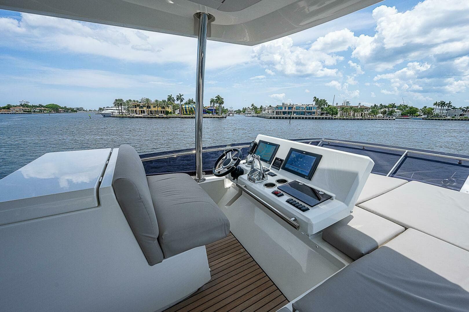 2021 Prestige 590