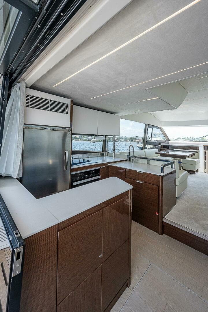2021 Prestige 590