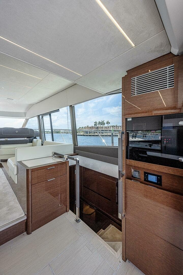 2021 Prestige 590