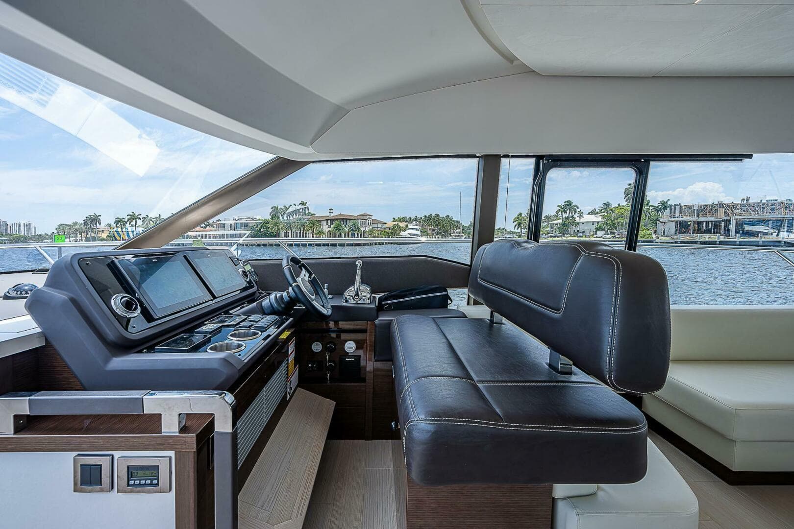 2021 Prestige 590